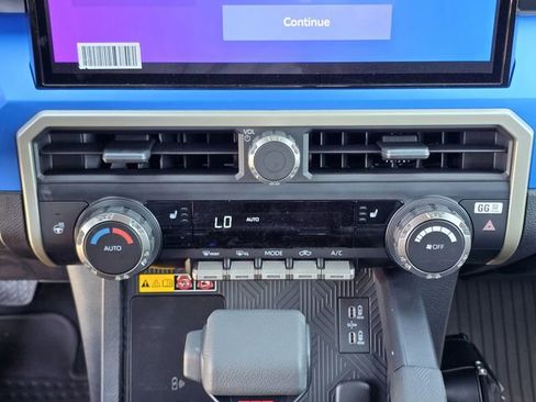 Certified 2025 Toyota Tacoma TRD Off-Road w/ TRD Off Road Upgrade Package image 18