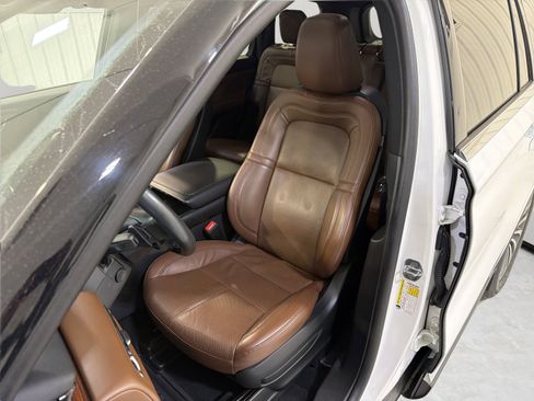 Used 2021 Lincoln Aviator Reserve w/ Elements Package Plus RWD image 10