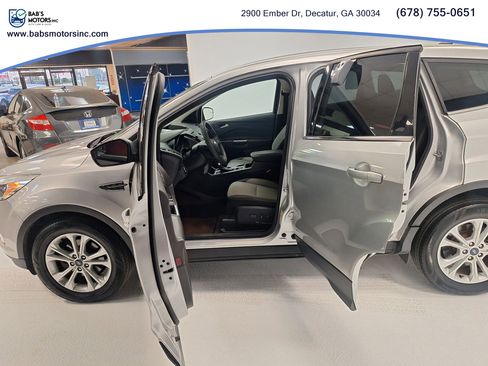 Used 2017 Ford Escape SE FWD image 13