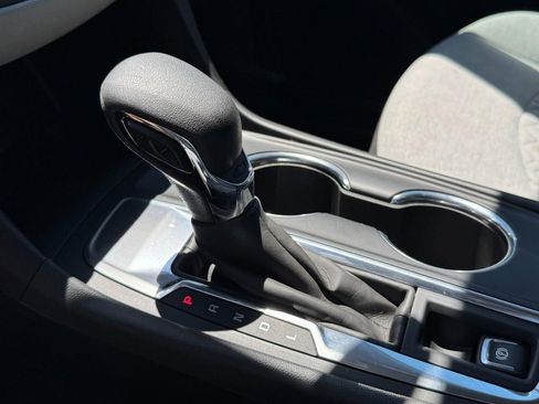 Used 2023 Chevrolet Equinox LS w/ LS Convenience Package FWD image 21