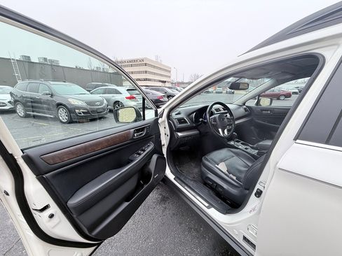 Used 2015 Subaru Outback 2.5i Limited image 9