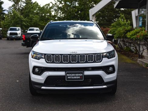 Used 2025 Jeep Compass Limited AWD/4WD image 5