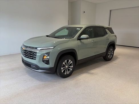 New 2026 Chevrolet Equinox LT w/ Convenience Package II FWD image 3