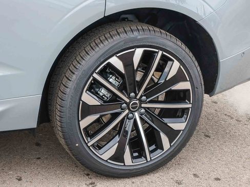 New 2026 Volvo XC60 B5 Ultra w/ Protection Package Premier AWD/4WD image 10