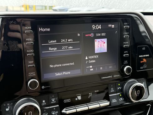 Used 2021 Toyota Highlander XLE FWD image 37