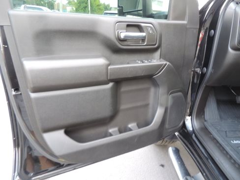 Used 2021 Chevrolet Silverado 2500 Custom w/ Custom Value Package image 14