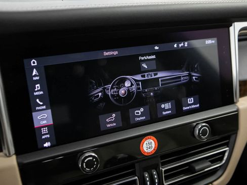 Certified 2023 Porsche Macan S AWD/4WD image 15
