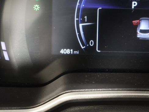 Used 2025 Toyota Corolla Cross XLE image 39