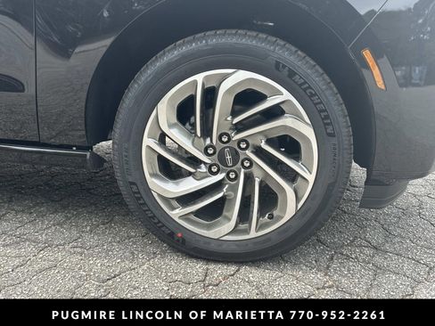 New 2026 Lincoln Navigator L Reserve AWD/4WD image 30
