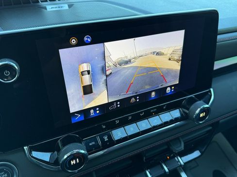 Used 2024 Chevrolet Colorado Z71 w/ Z71 Convenience Package 2 image 12