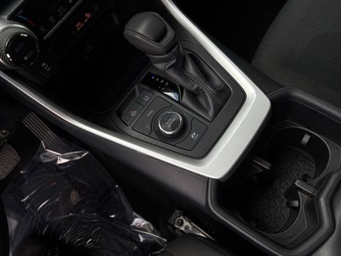 Used 2025 Toyota RAV4 LE image 40