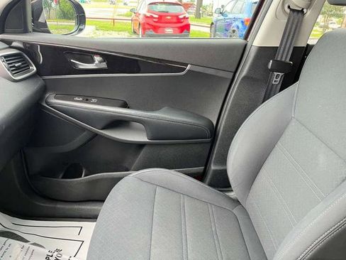 Used 2018 Kia Sorento FWD image 26