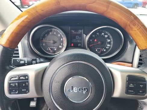 Used 2013 Jeep Grand Cherokee Overland image 7