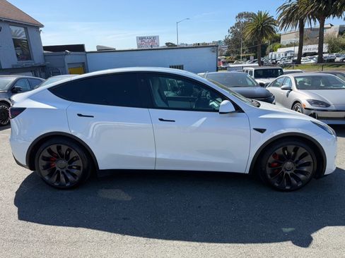 Used 2022 Tesla Model Y Performance image 4