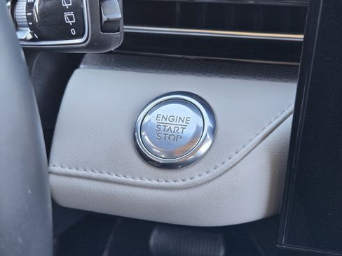 Used 2024 Lincoln Nautilus Premier image 25