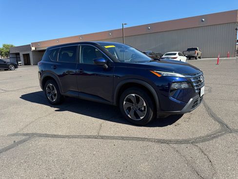 Certified 2025 Nissan Rogue SV FWD image 2