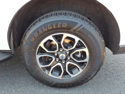 Used 2024 Ford Expedition XLT RWD image 17