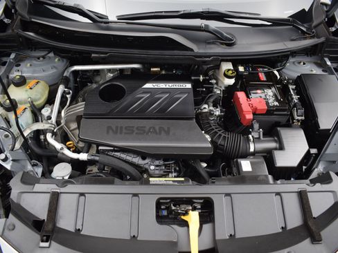 Used 2022 Nissan Rogue Platinum w/ Head-Up Display Package image 9