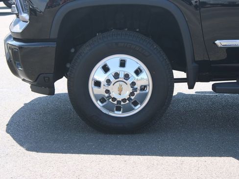 New 2026 Chevrolet Silverado 3500 High Country w/ High Country Premium Package AWD/4WD image 18