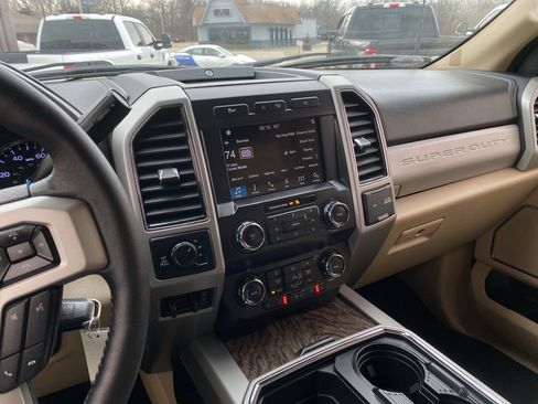 Used 2019 Ford F250 Lariat w/ Lariat Value Package image 11