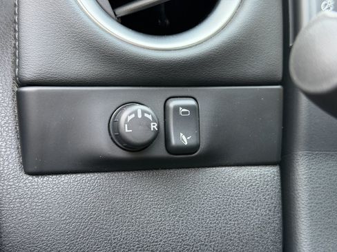 Used 2010 Nissan GT-R Premium AWD/4WD image 19
