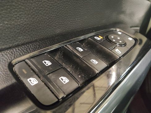 Used 2022 Nissan Pathfinder SL FWD image 27