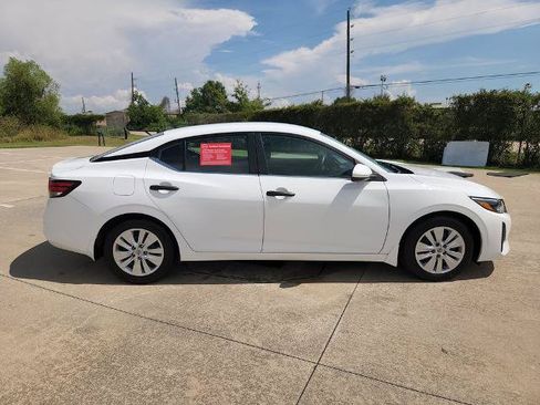 Certified 2025 Nissan Sentra S FWD image 4