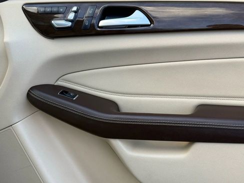 Used 2017 Mercedes-Benz GLS 450 4MATIC image 49