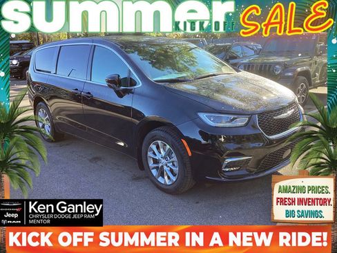 New 2026 Chrysler Pacifica Select AWD/4WD image 1