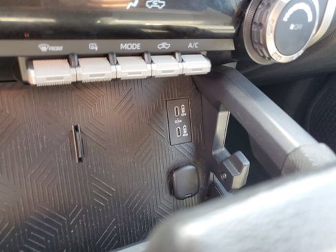 Certified 2024 Toyota Tacoma TRD Off-Road AWD/4WD image 28