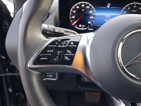 Used 2025 Mercedes-Benz GLA 250 4MATIC w/ Winter Package image 21