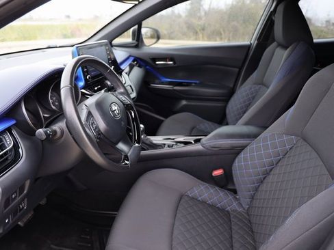 Certified 2020 Toyota C-HR XLE image 10