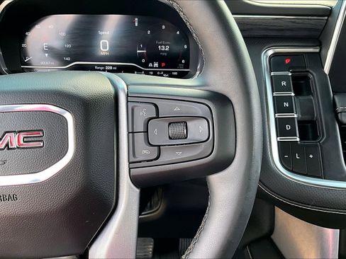Used 2023 GMC Yukon SLT w/ SLT Luxury Package AWD/4WD image 19