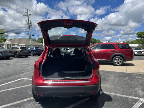 Used 2017 Nissan Rogue Sport SV AWD/4WD image 8