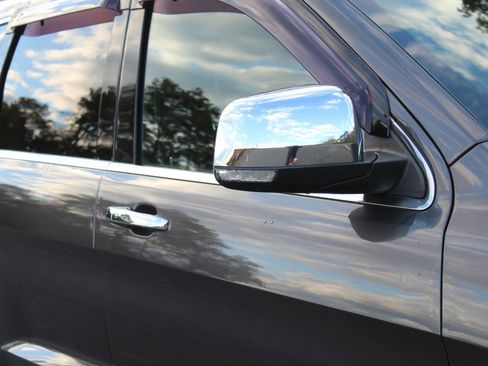 Used 2018 Jeep Grand Cherokee Limited image 36