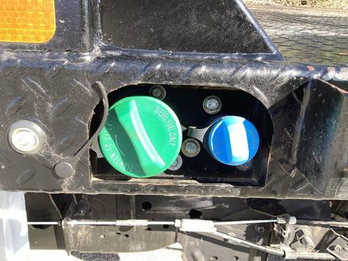 Used 2022 Ford F250 XL w/ Power Equipment Group image 11