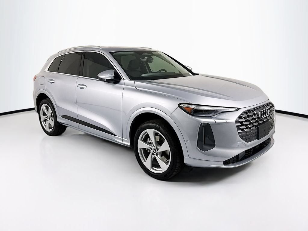 Used 2026 Audi Q5 Premium Plus w/ Premium Plus AWD/4WD image 3