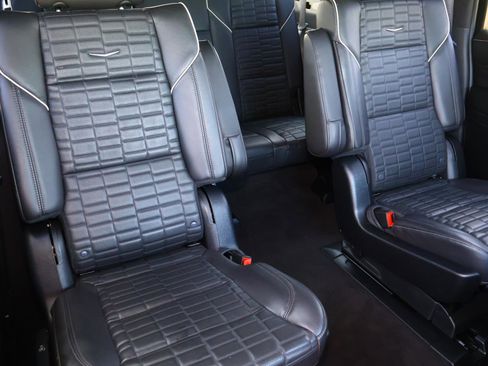 Used 2024 Cadillac Escalade ESV Premium Luxury Platinum AWD/4WD image 26
