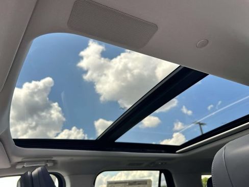 New 2027 Lincoln Navigator Reserve AWD/4WD image 26