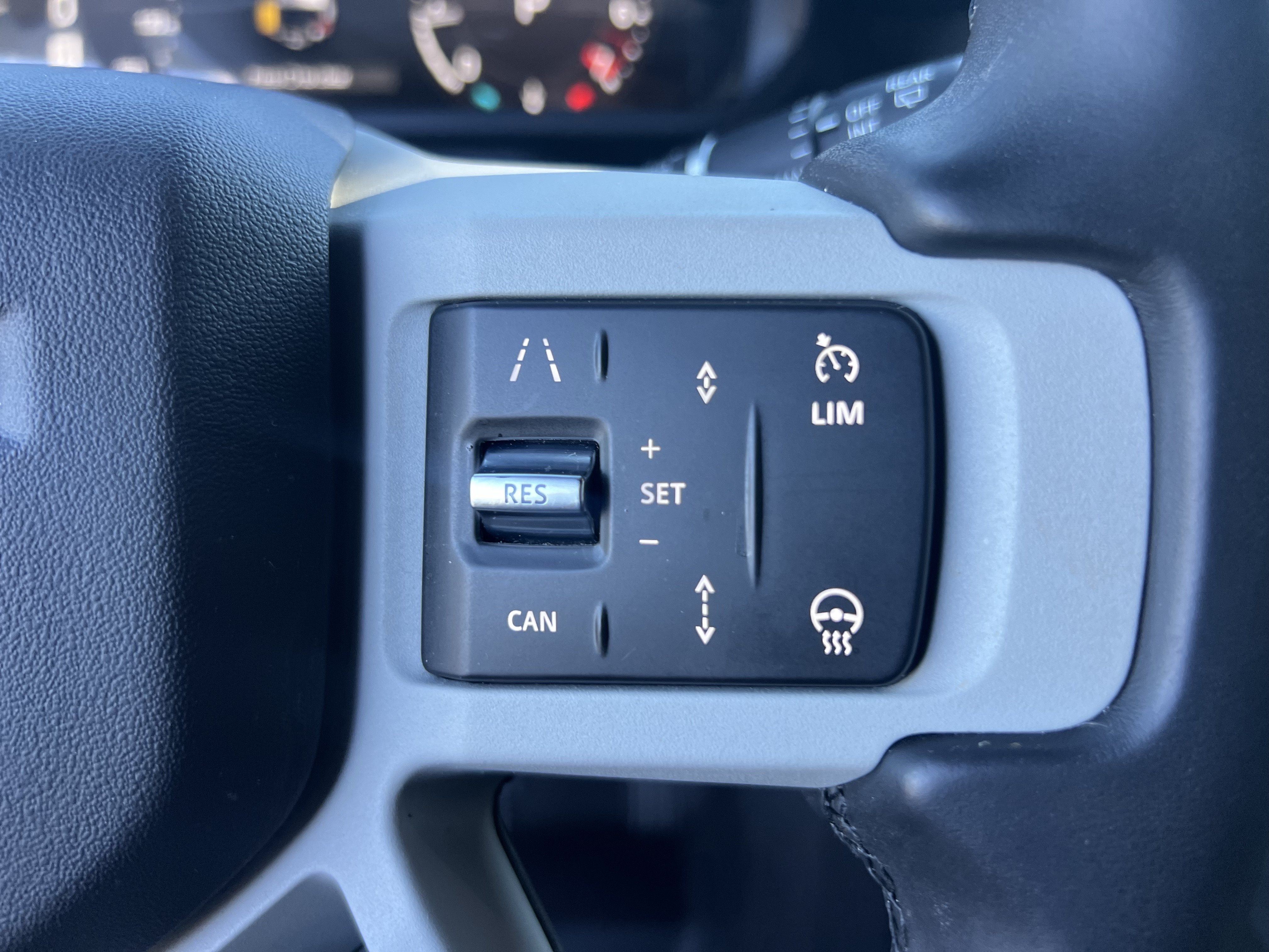 Certified 2024 Land Rover Defender 110 X-Dynamic SE AWD/4WD image 21