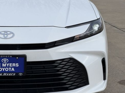 Used 2025 Toyota Camry LE FWD image 4
