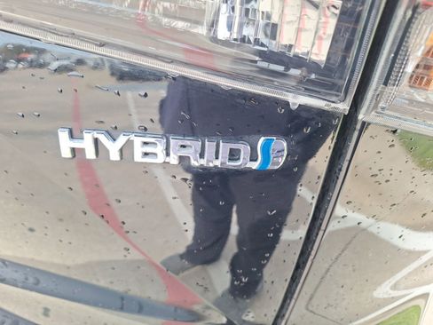 Used 2023 Toyota Highlander XLE image 12