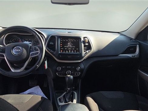 Used 2017 Jeep Cherokee Latitude image 34