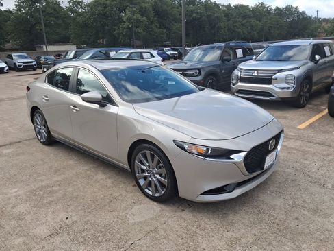 Used 2025 MAZDA MAZDA3 s FWD image 6