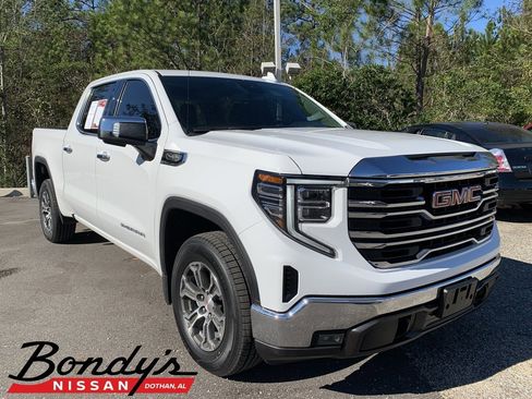Used 2025 GMC Sierra 1500 SLT image 1