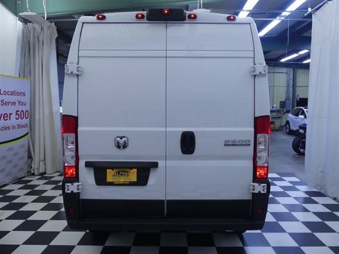 Used 2024 RAM ProMaster 2500 w/ Convenience Group FWD image 7