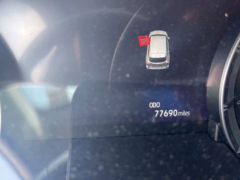 Used 2020 Toyota Highlander XLE image 15