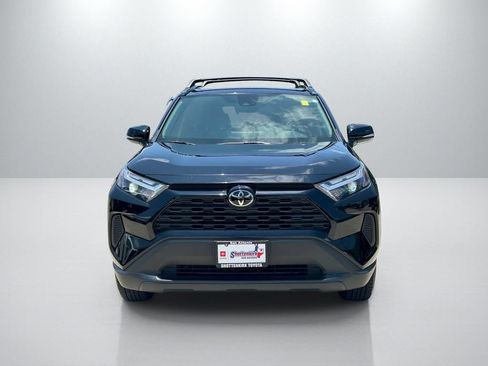 Used 2025 Toyota RAV4 XLE w/ Convenience Package FWD image 2