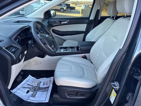 Used 2024 Ford Edge Titanium image 13