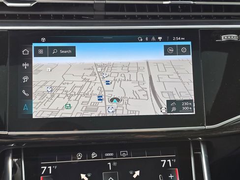 Used 2025 Audi Q7 3.0T Premium Plus image 32